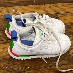 Girl toddler Pumas